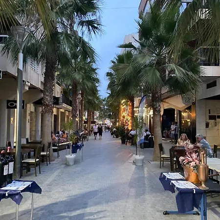 Seaside Los Naufragos